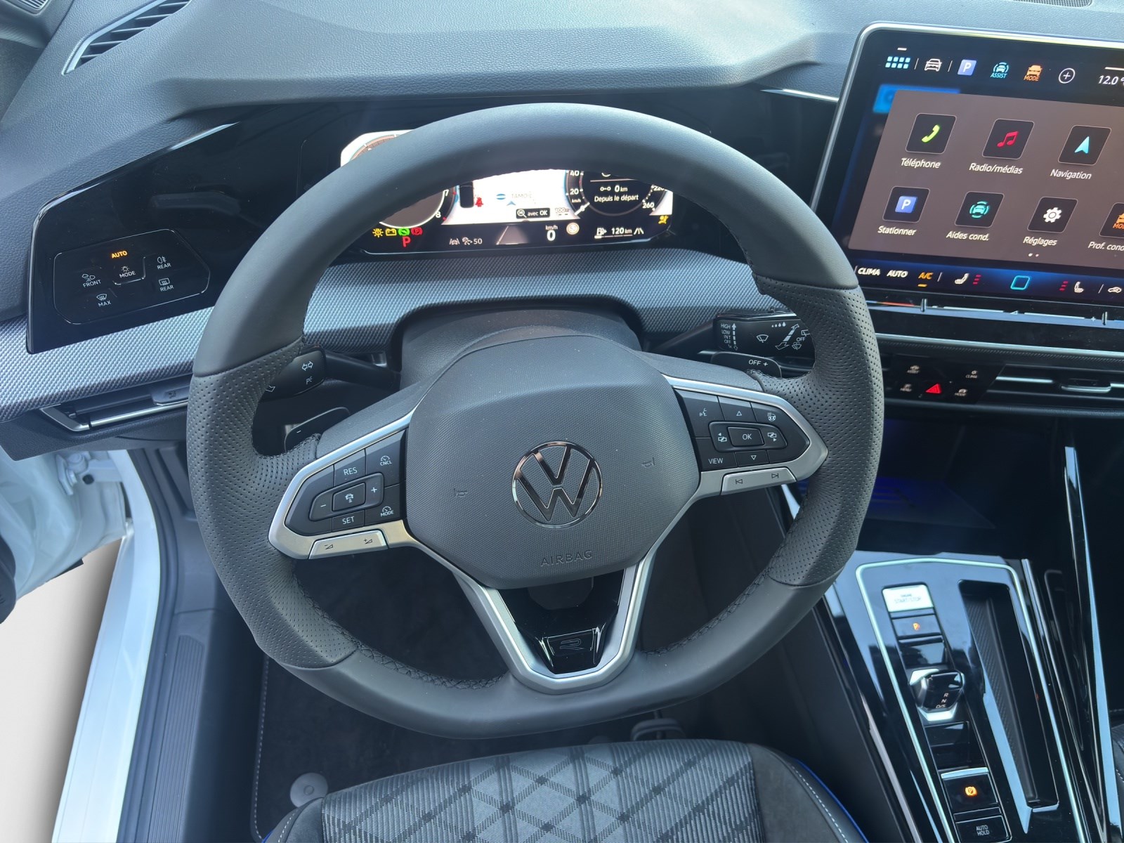 VW Golf Variant 1.5 eTSI mHEV R-Line-image-9