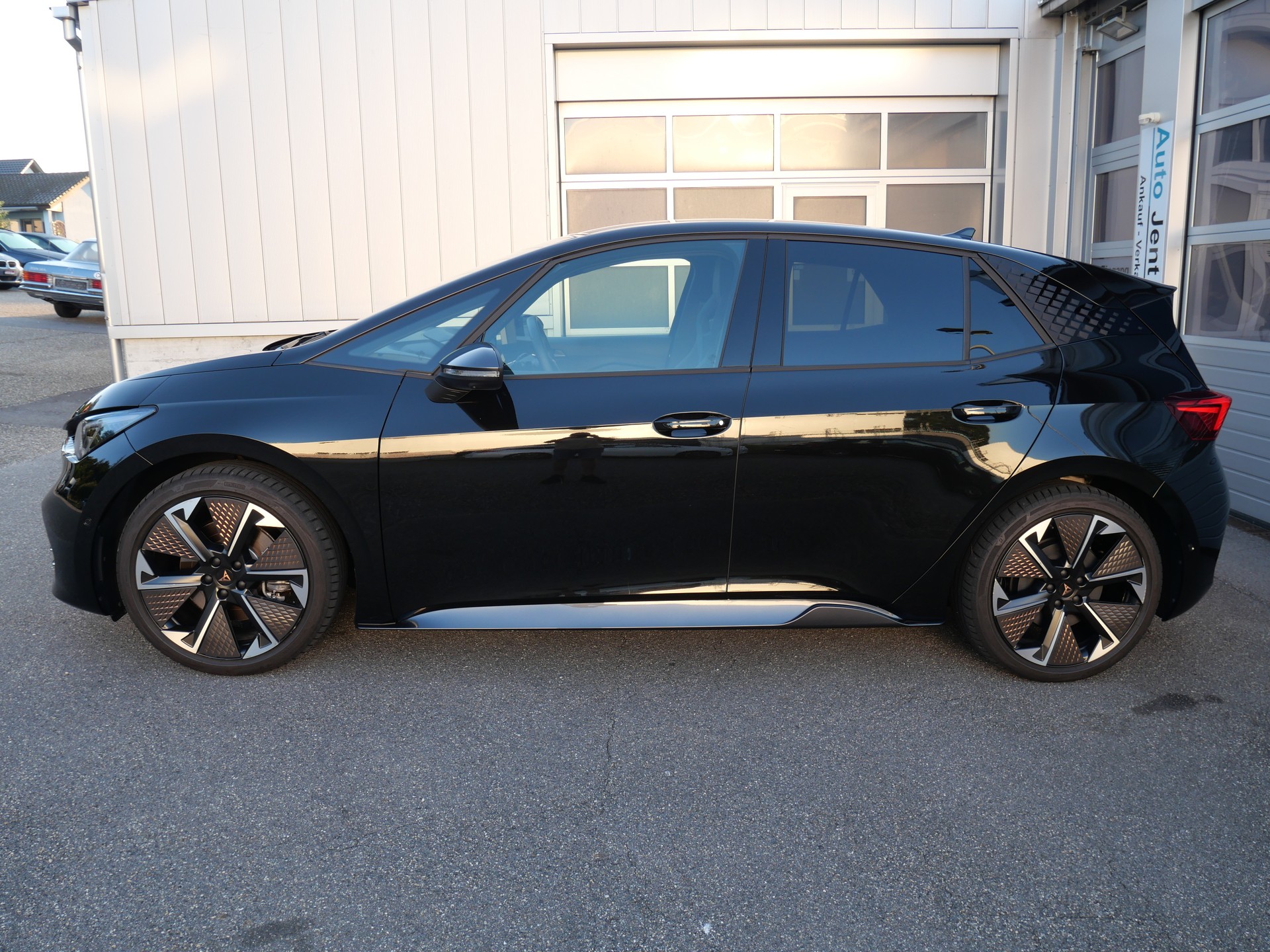 CUPRA Born 79 kWh VZ *CH-Auto; Gratisservice; 5J. Garantie*-showroom-element-1