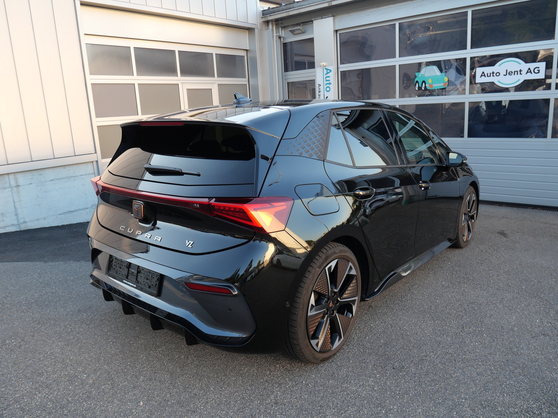 CUPRA Born 79 kWh VZ *CH-Auto; Gratisservice; 5J. Garantie*-showroom-element-3