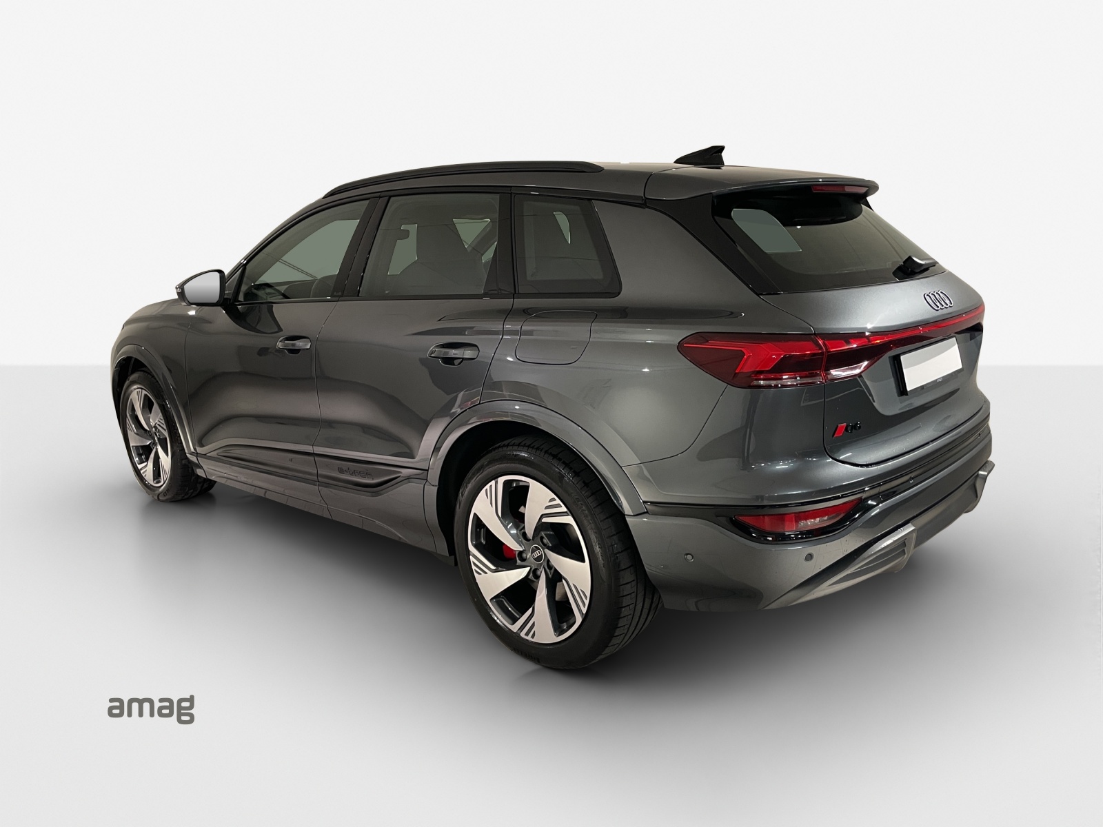 AUDI Q6 e-tron quattro-showroom-element-2