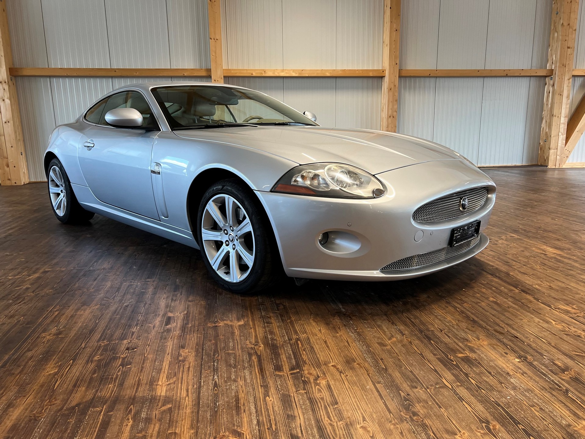 JAGUAR XK 3.5 V8 Automatic-showroom-element-2
