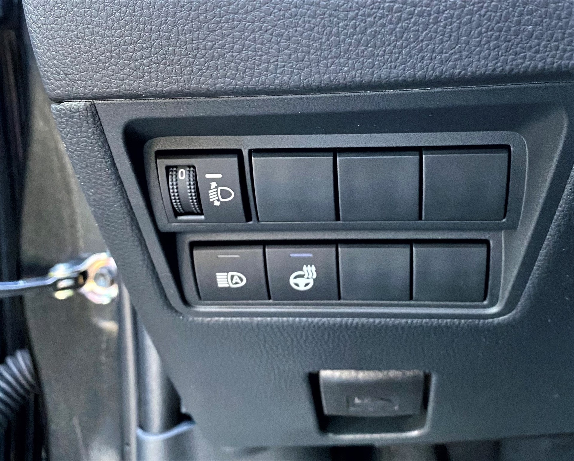 MAZDA 2 Hybrid Select-image-24