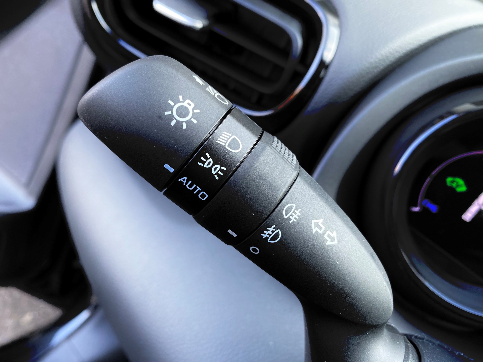 MAZDA 2 Hybrid Select-image-26