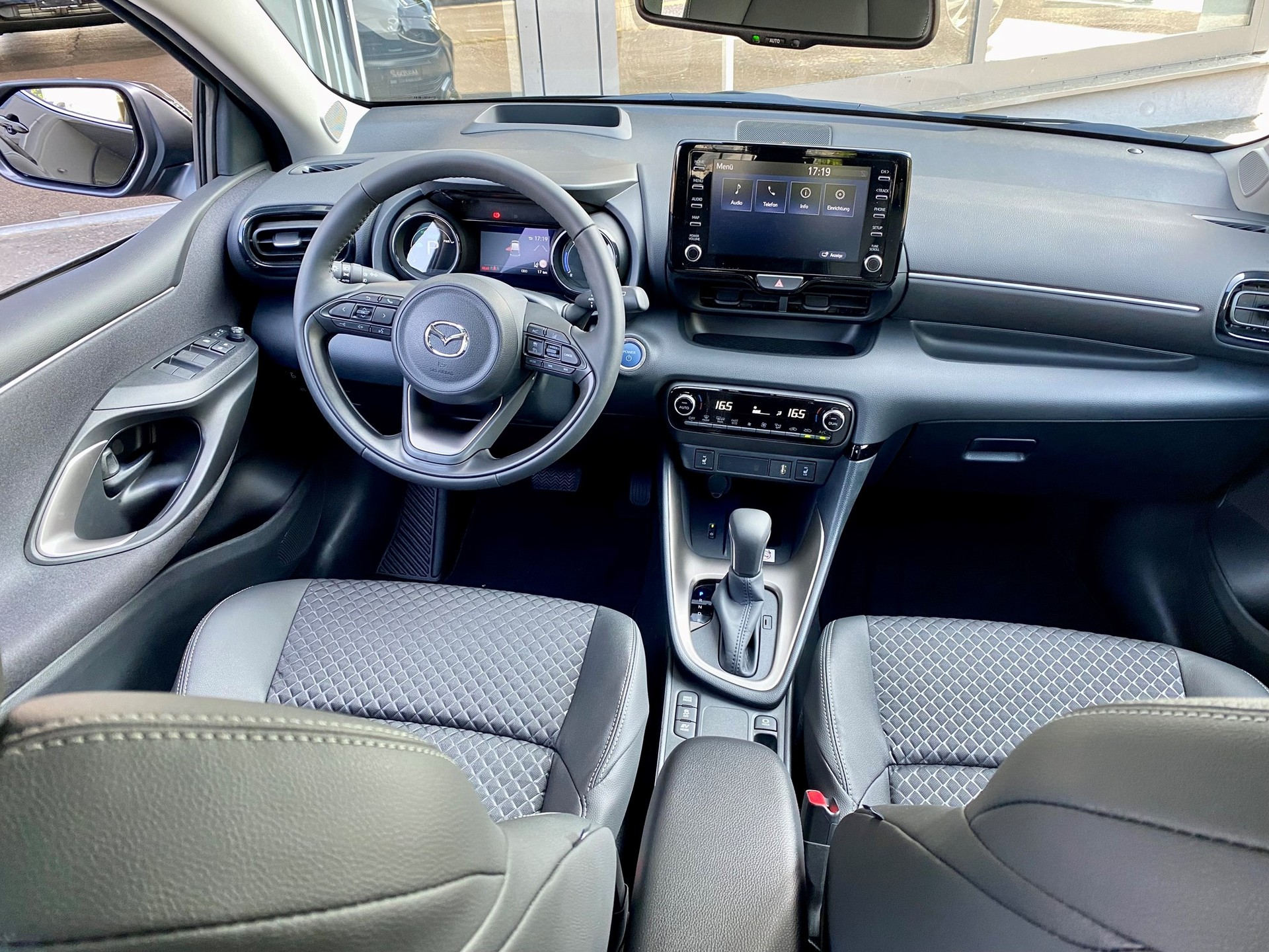 MAZDA 2 Hybrid Select-image-1