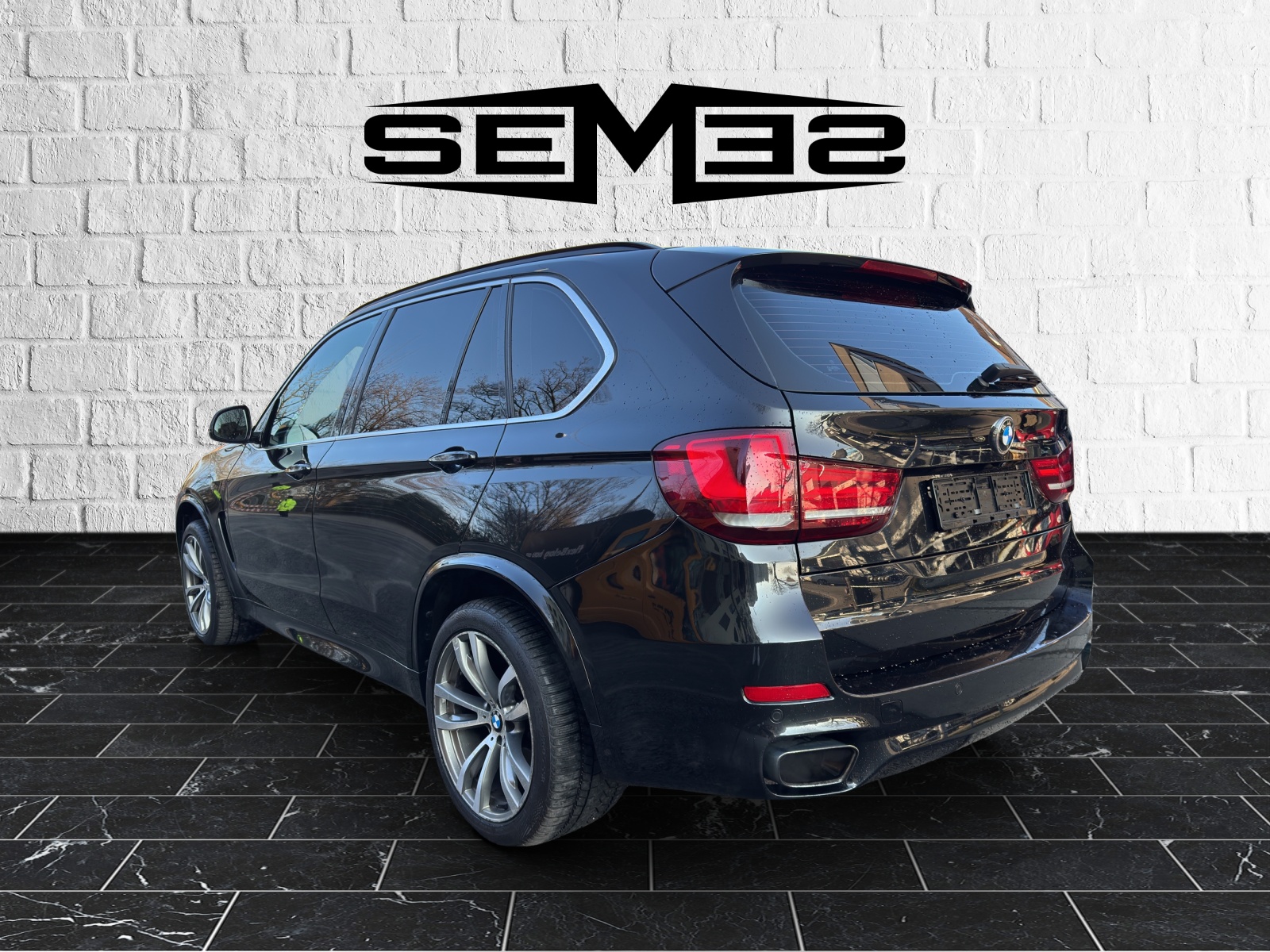 BMW X5 xDrive 50i Steptronic-showroom-element-2