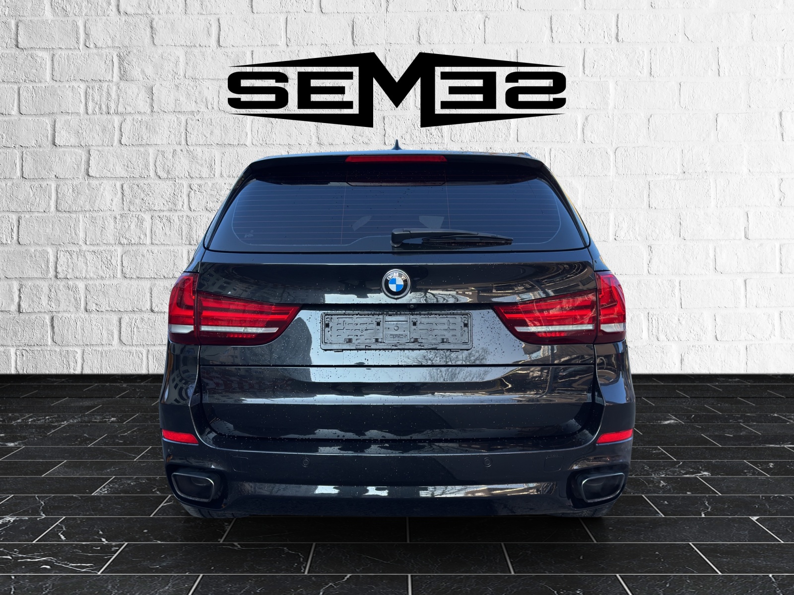 BMW X5 xDrive 50i Steptronic-showroom-element-3