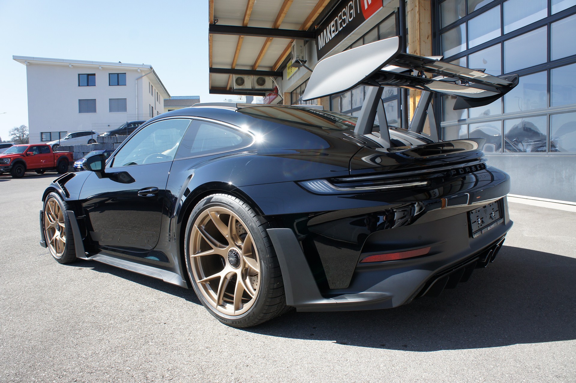 PORSCHE 911 GT3 RS Weissach-showroom-element-3