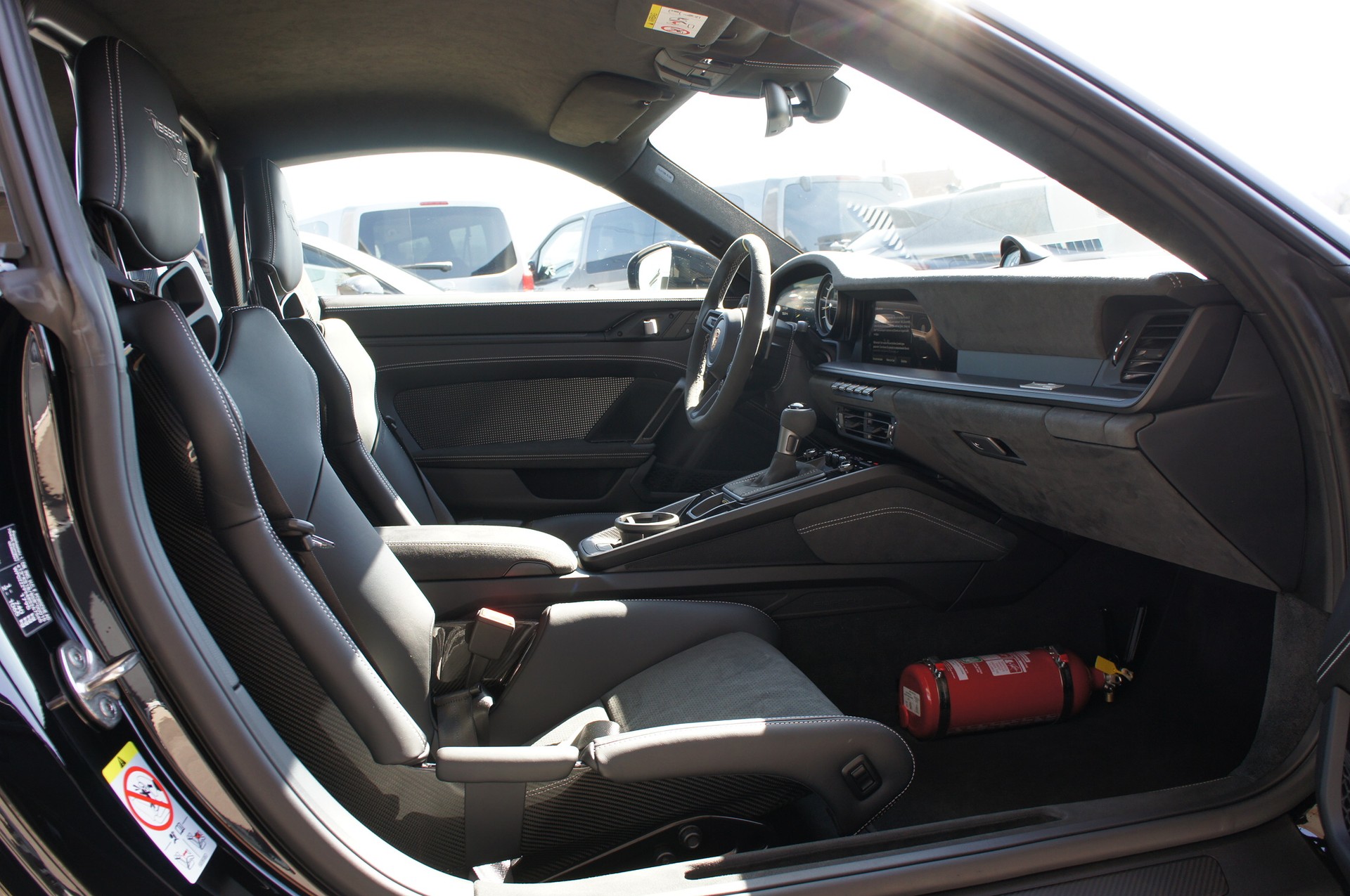PORSCHE 911 GT3 RS Weissach-image-10