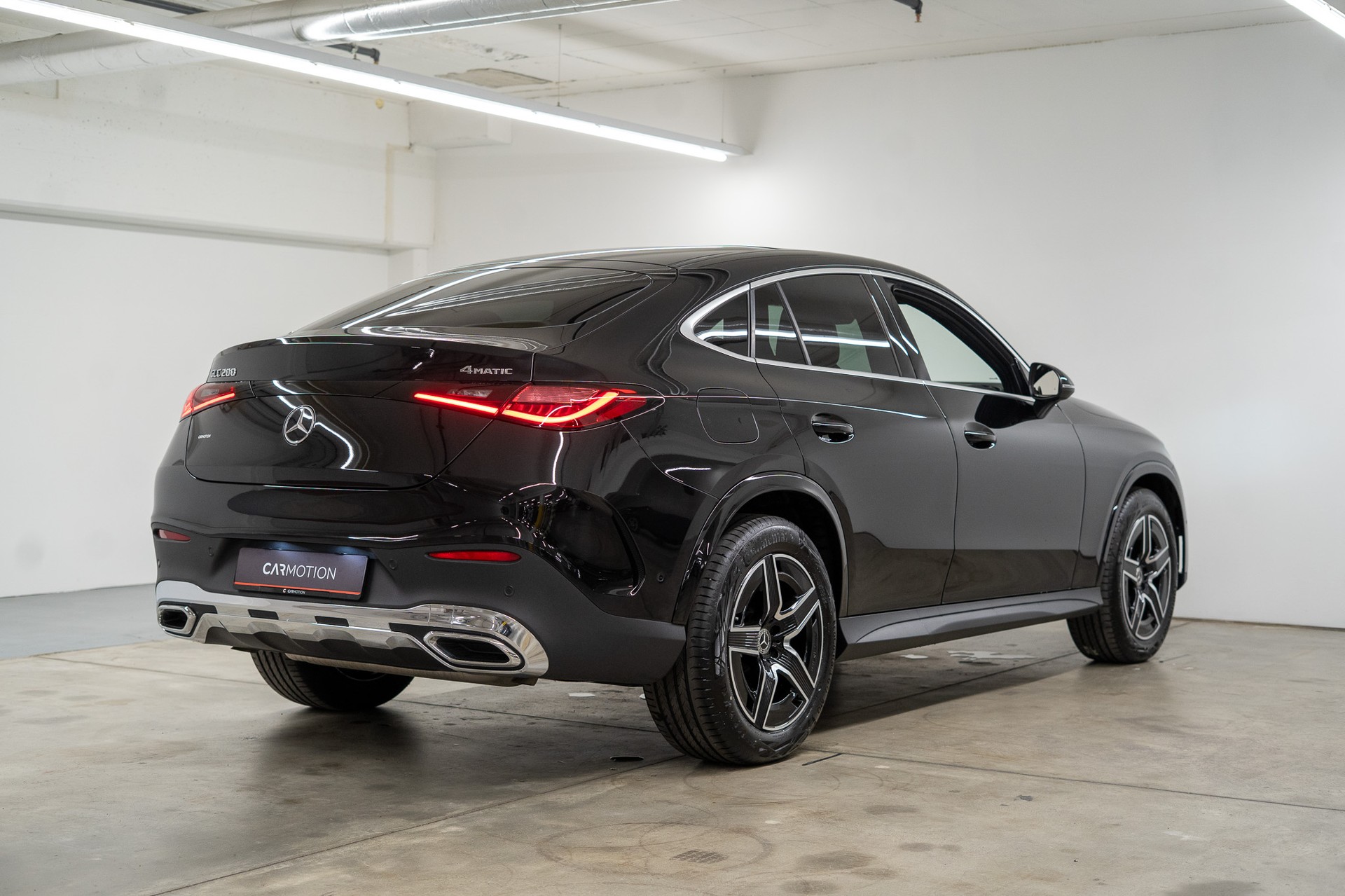 MERCEDES-BENZ GLC 200 AMG Line 4matic Coupé *FACELIFT*-showroom-element-3