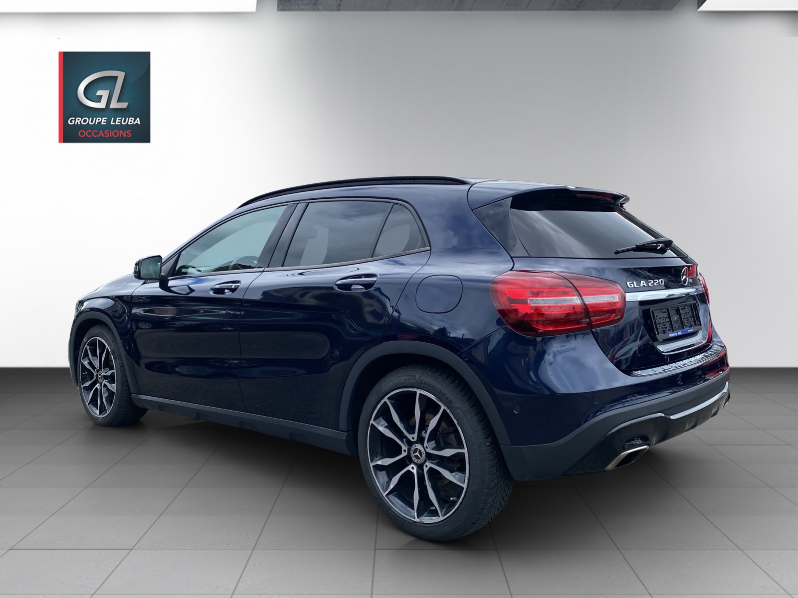MERCEDES-BENZ GLA 220 Urban 4Matic-showroom-element-3