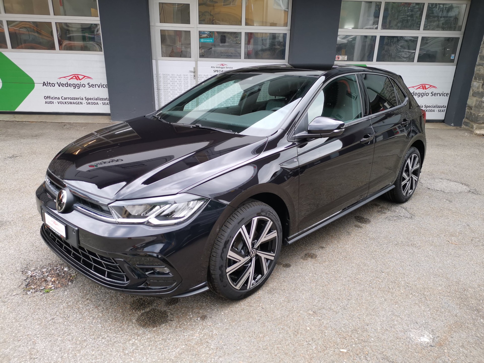 VW Polo 1.0 TSI R-Line DSG-image-2