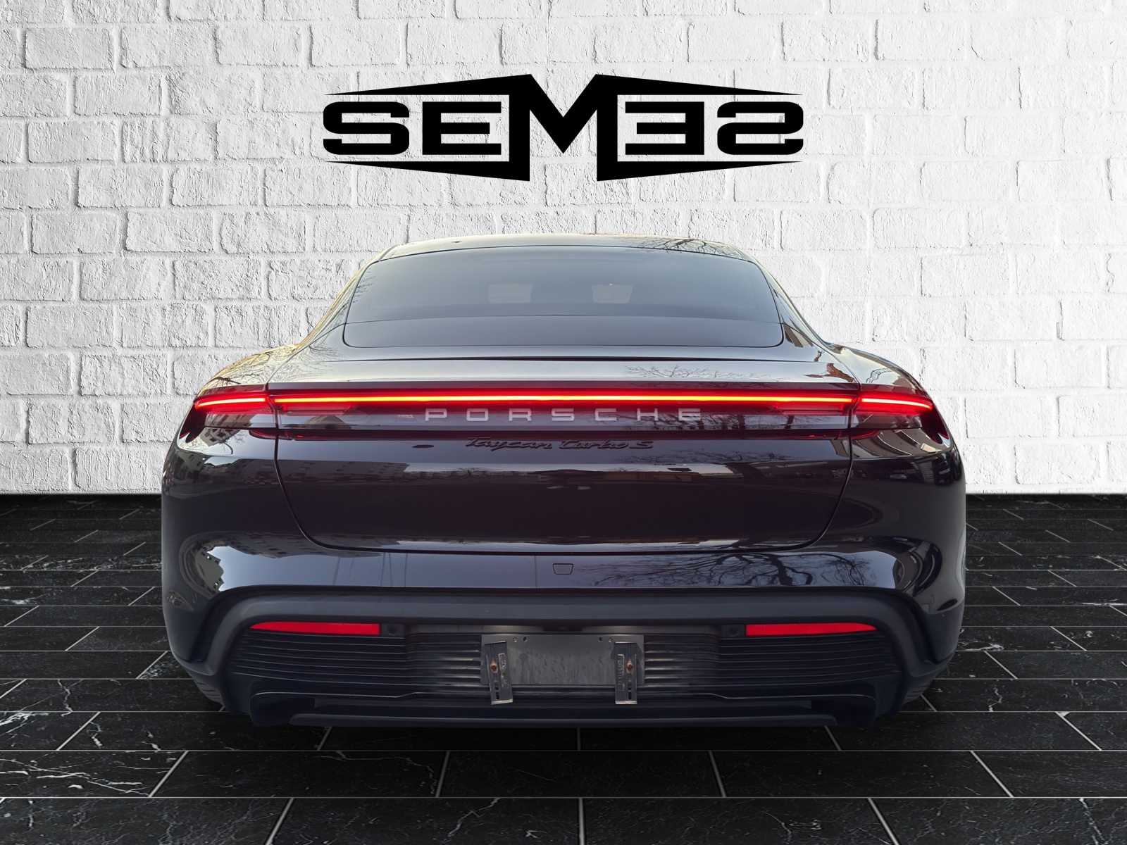 PORSCHE Taycan Turbo-showroom-element-3