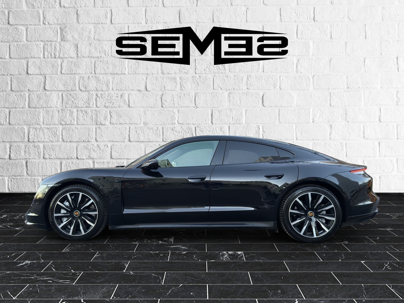PORSCHE Taycan Turbo-showroom-element-1