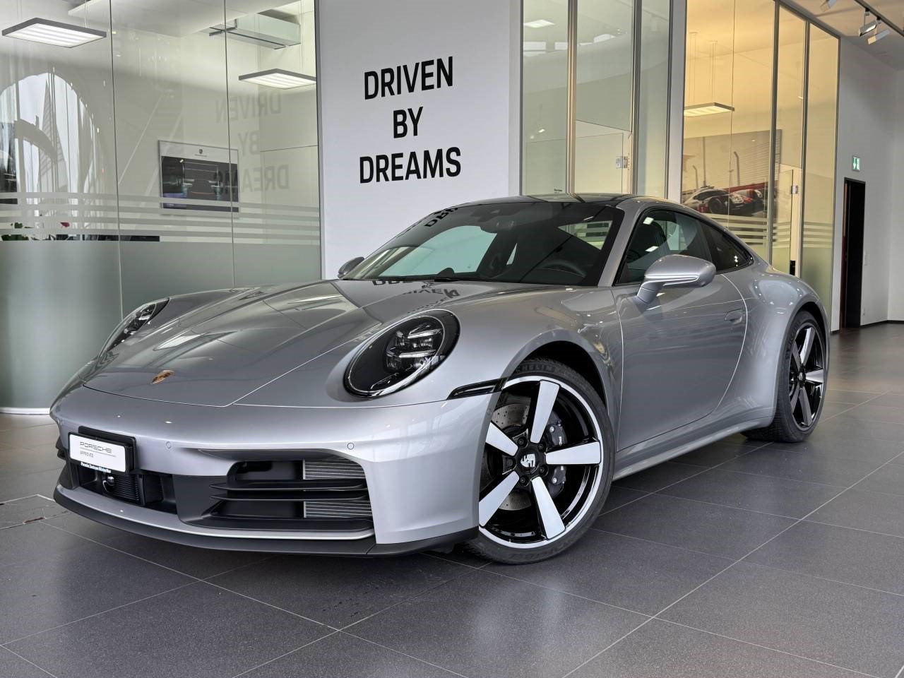 PORSCHE 911 Carrera