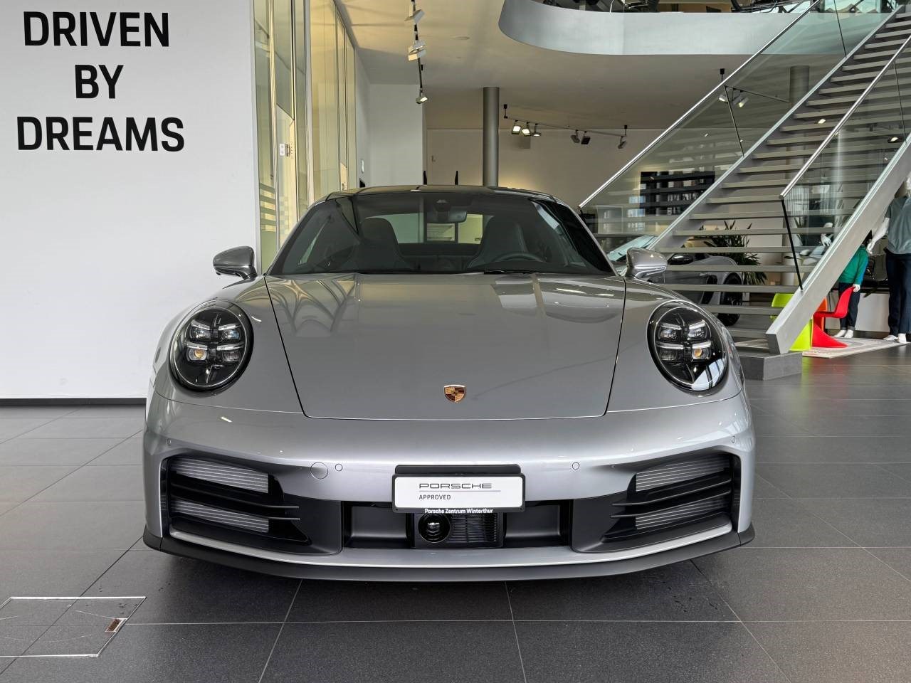 PORSCHE 911 Carrera-showroom-element-3