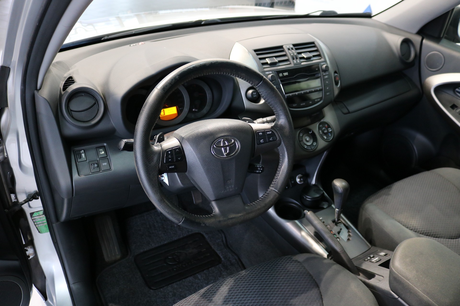 TOYOTA RAV-4 2.0 16V Linea Luna Multidrive-showroom-element-1