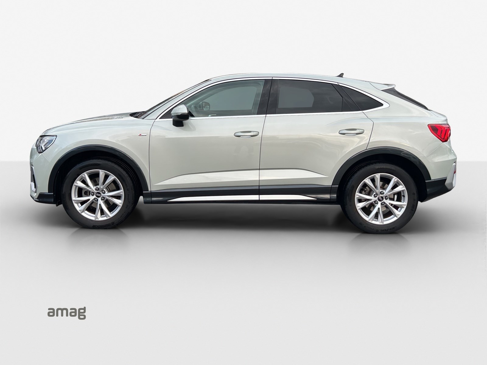 AUDI Q3 Sportback 35 TFSI S line Attraction-showroom-element-1