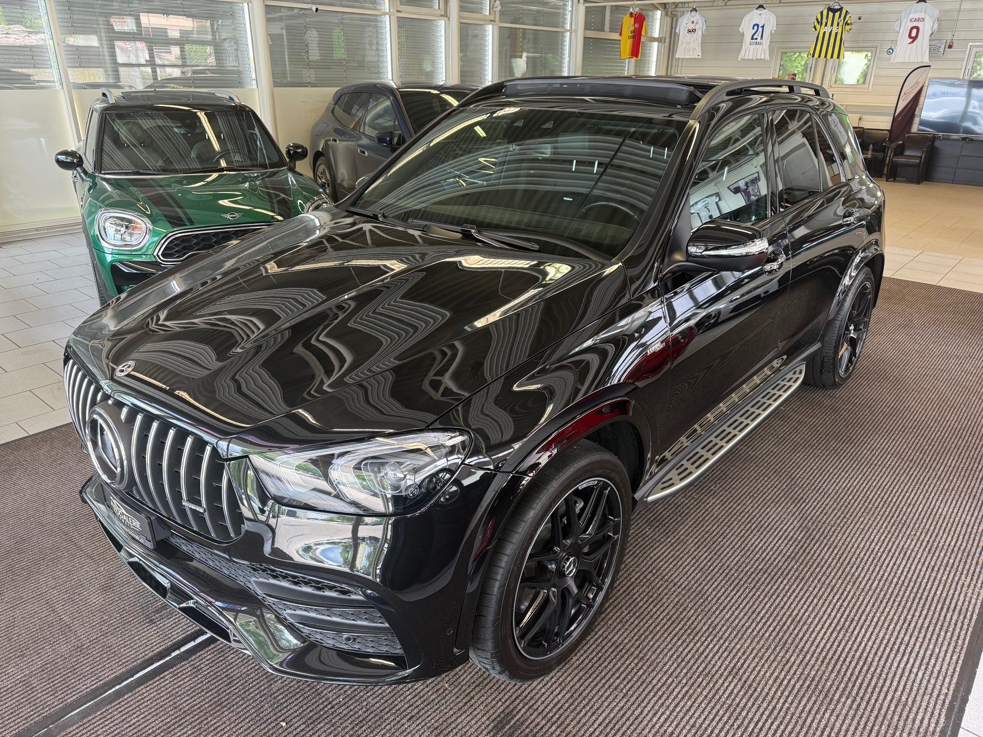 MERCEDES-BENZ GLE 53 AMG 4Matic+ 9G-Speedshift | CH Gratis Service | MSI+ Garantie 02/26 | AHK | Nigh | 22" |-showroom-element-1