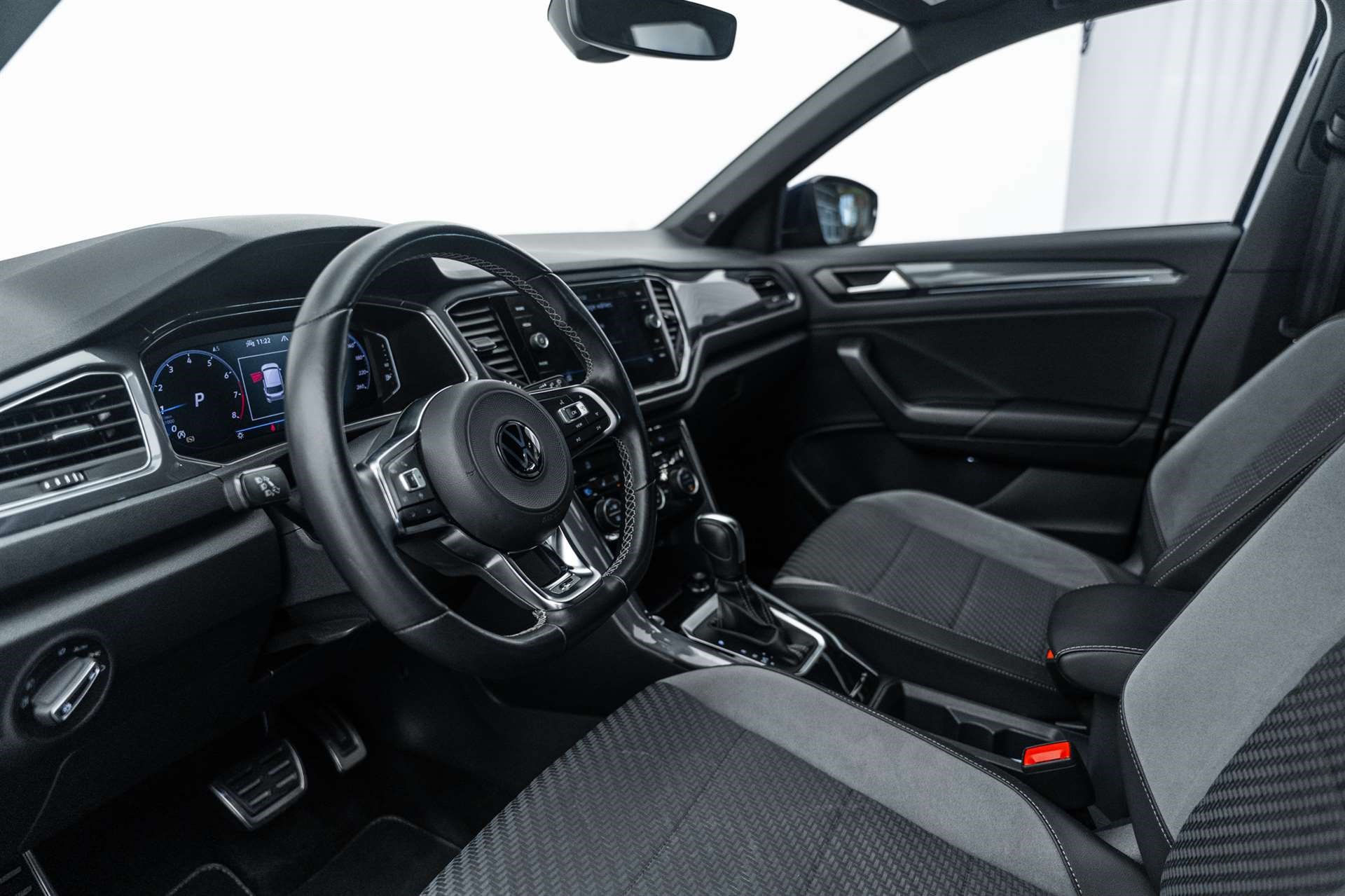 VW T-Roc 1.5 TSI EVO R-Line Sport DSG-image-8