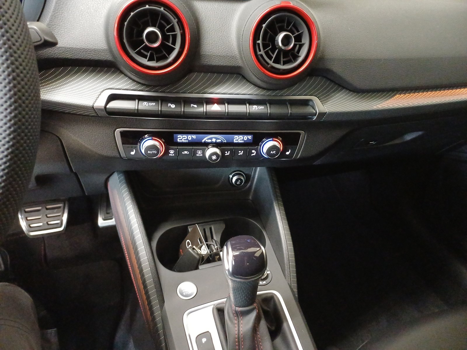 AUDI Q2 35 TFSI S line S-tronic-image-10
