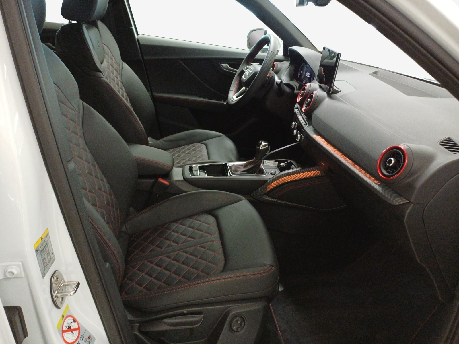 AUDI Q2 35 TFSI S line S-tronic-image-15