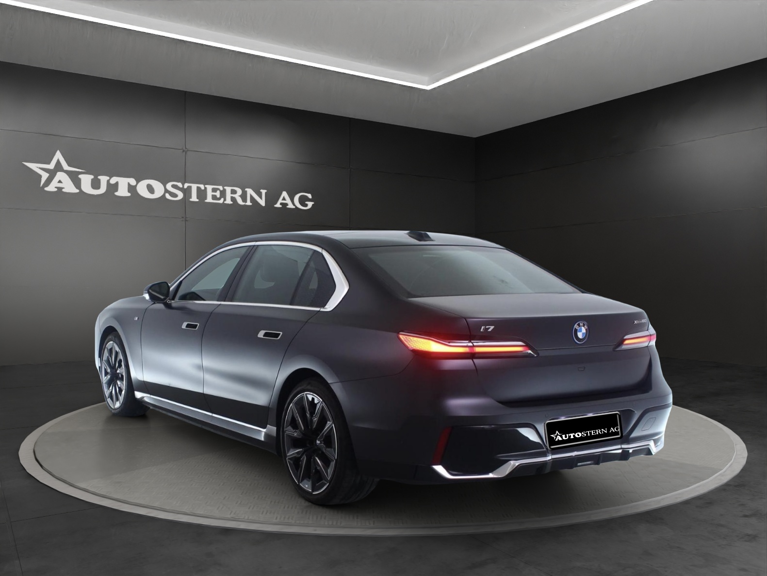 BMW i7 xDrive 60 M Sport-showroom-element-3