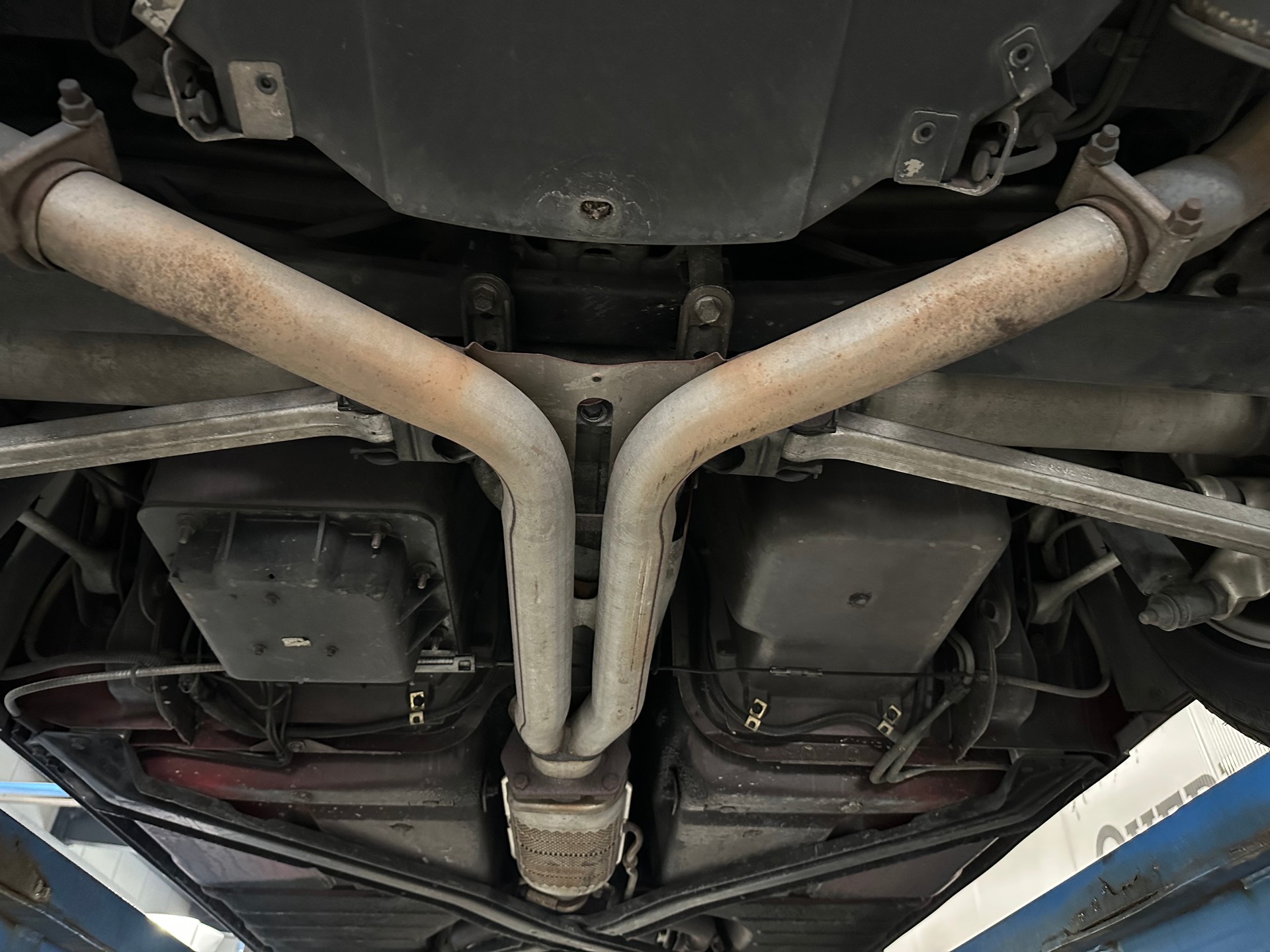 CHEVROLET C4-image-13