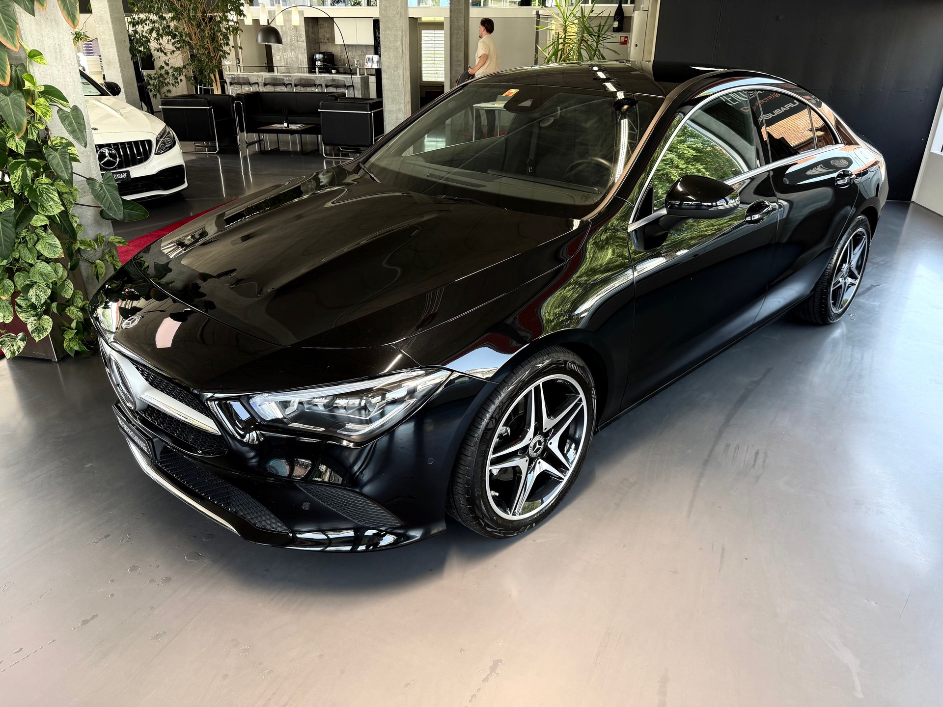 MERCEDES-BENZ CLA 200 Progressive 7G-DCT-showroom-element-1