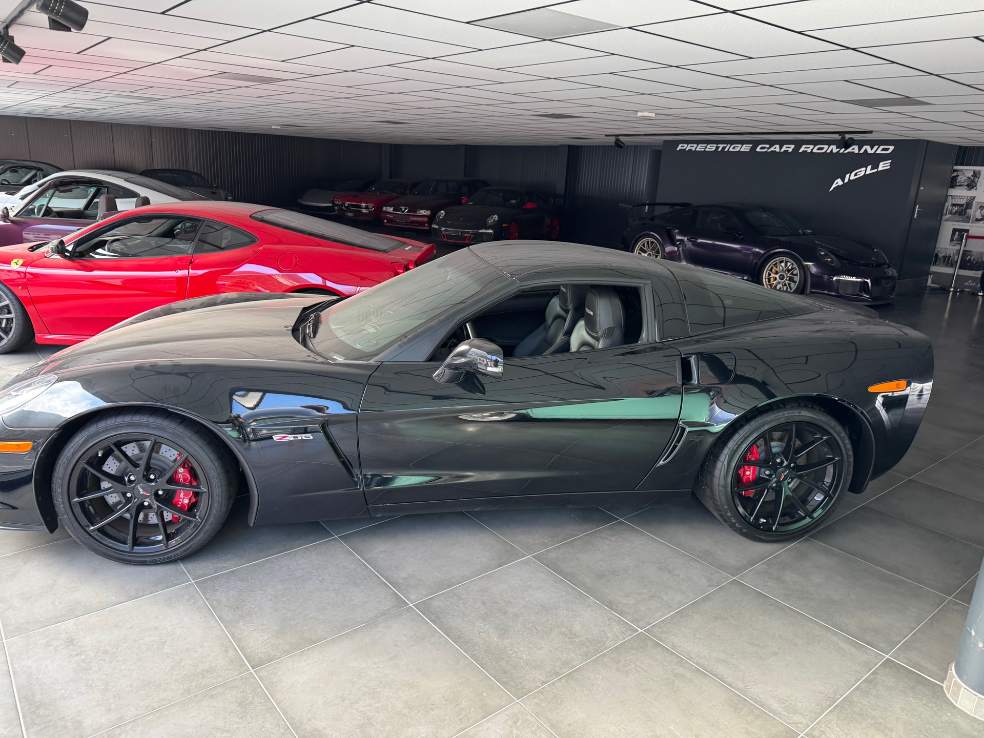 CHEVROLET Corvette Z06-showroom-element-3