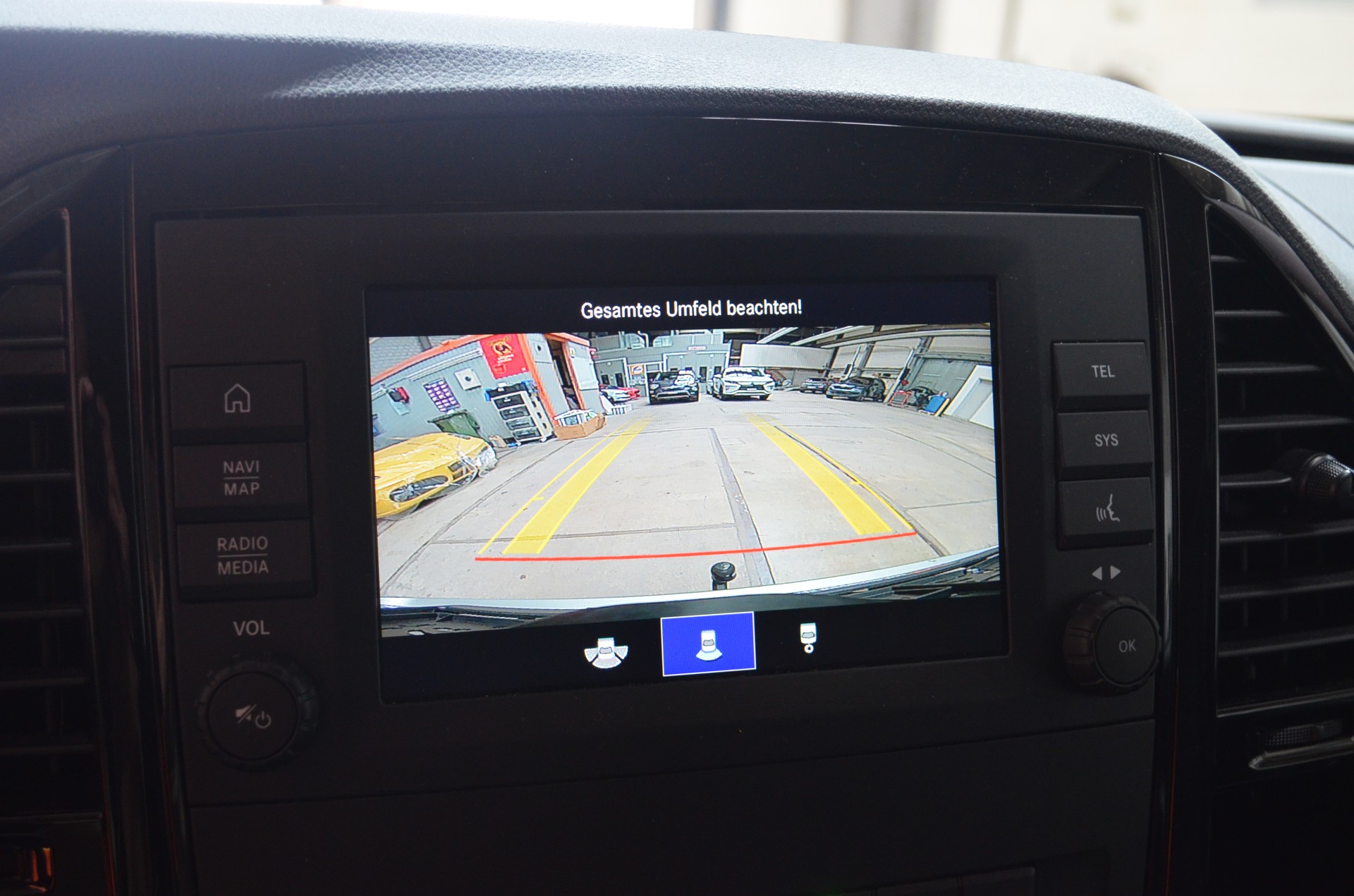 MERCEDES-BENZ Vito 124 CDI Lang Select Tourer 4Matic 9G-Tronic-image-12