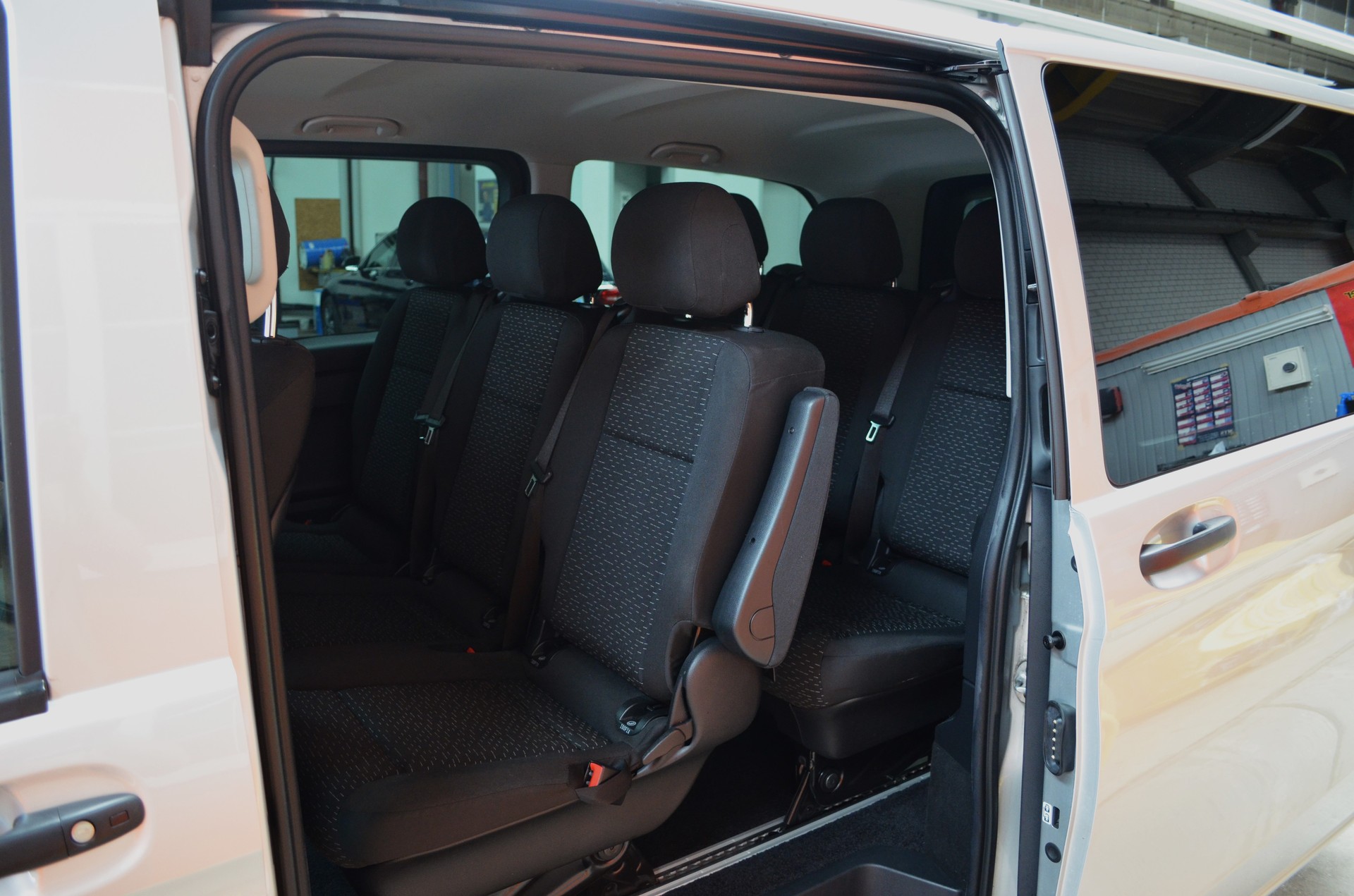 MERCEDES-BENZ Vito 124 CDI Lang Select Tourer 4Matic 9G-Tronic-image-9
