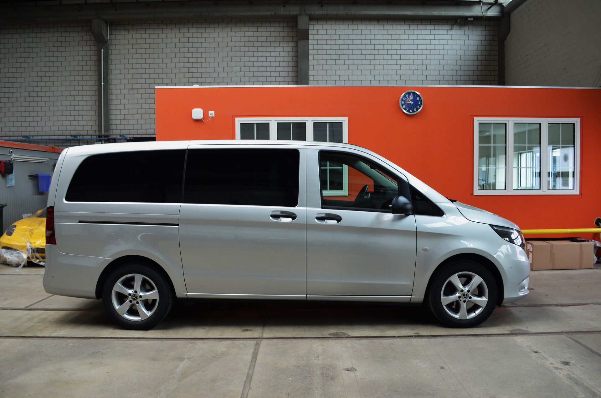 MERCEDES-BENZ Vito 124 CDI Lang Select Tourer 4Matic 9G-Tronic-image-3