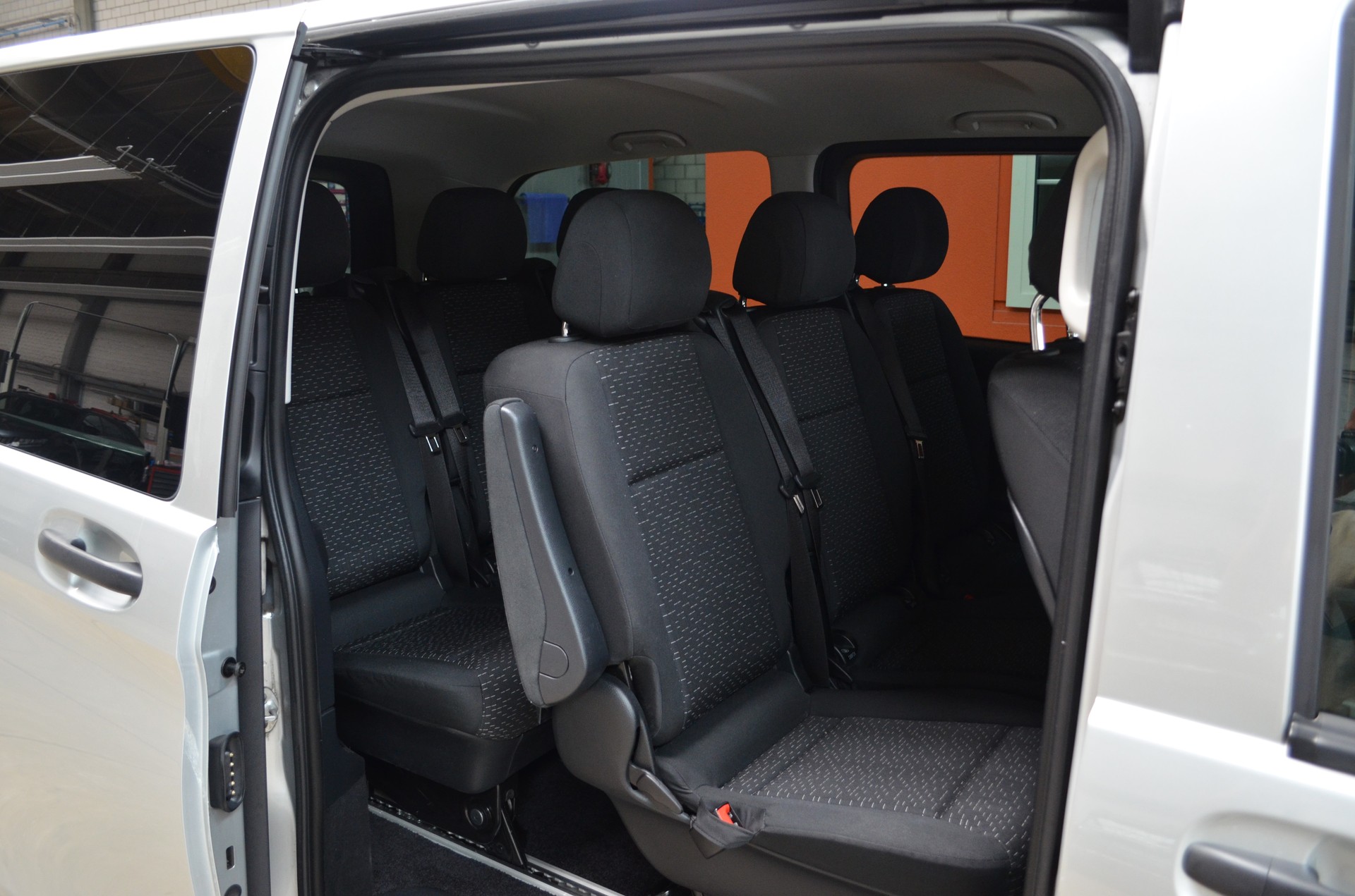 MERCEDES-BENZ Vito 124 CDI Lang Select Tourer 4Matic 9G-Tronic-image-10