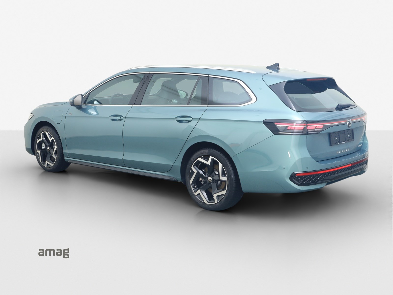 VW Passat Variant 1.5 TSI evo2 Plug-In- Hybrid R-Line DSG-image-2