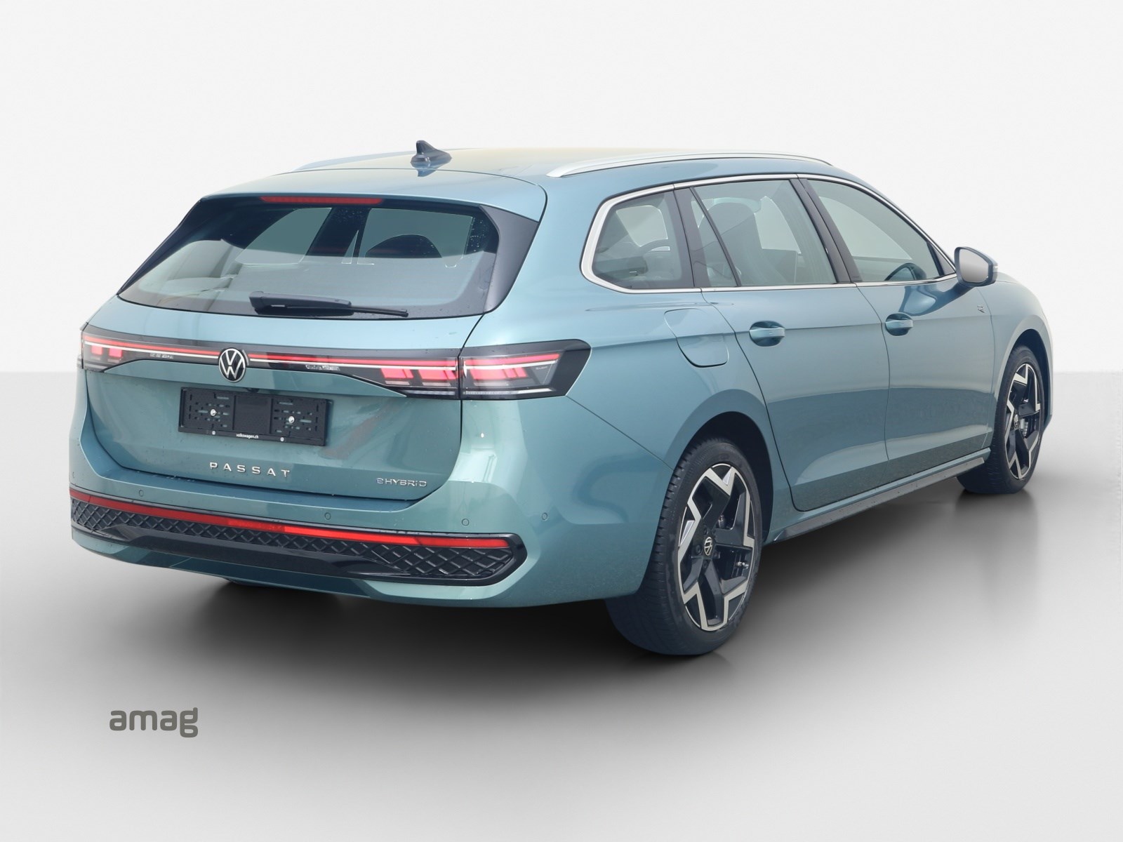 VW Passat Variant 1.5 TSI evo2 Plug-In- Hybrid R-Line DSG-image-3