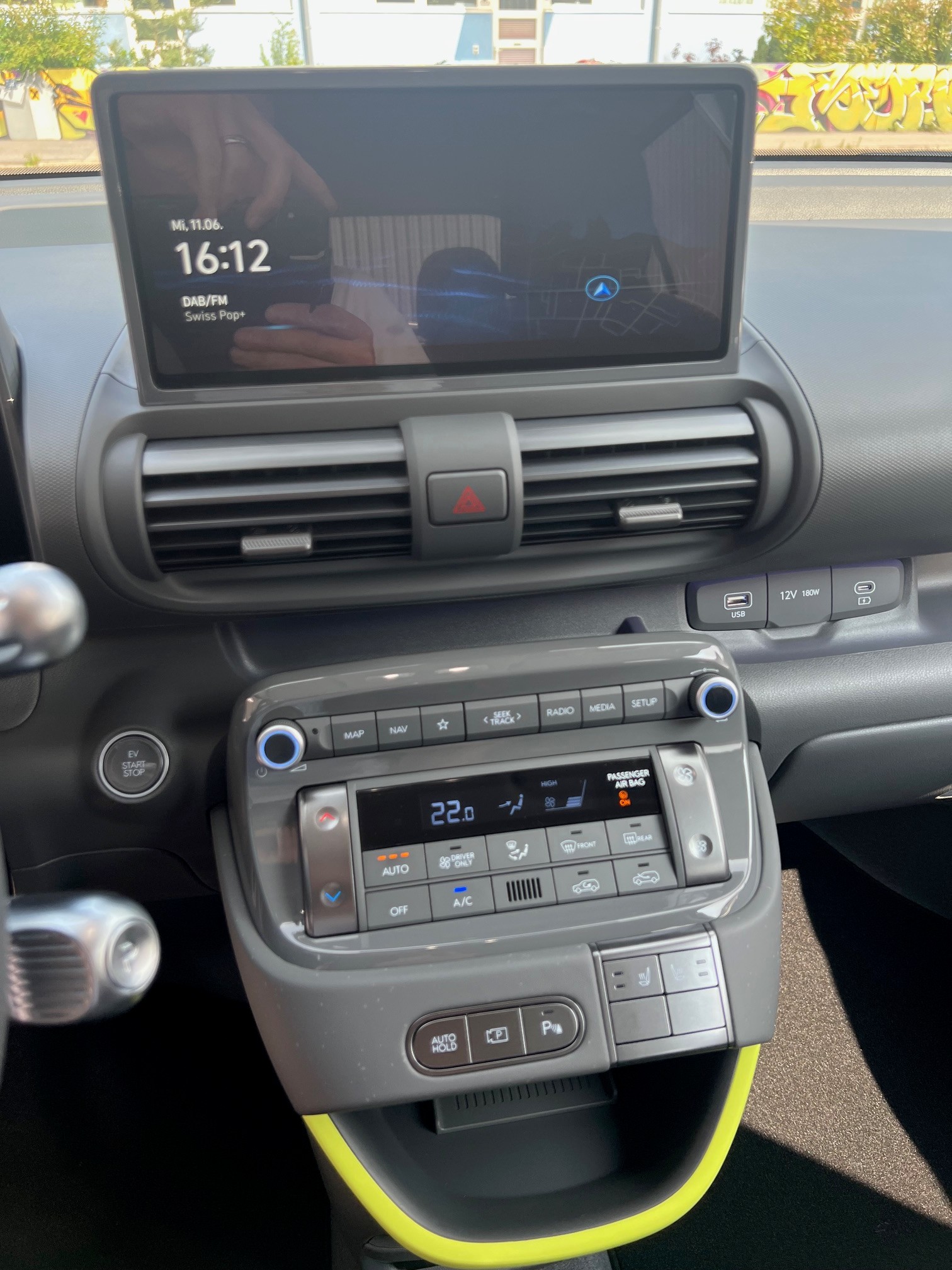 HYUNDAI Inster 49kWh Vertex Cross-image-10