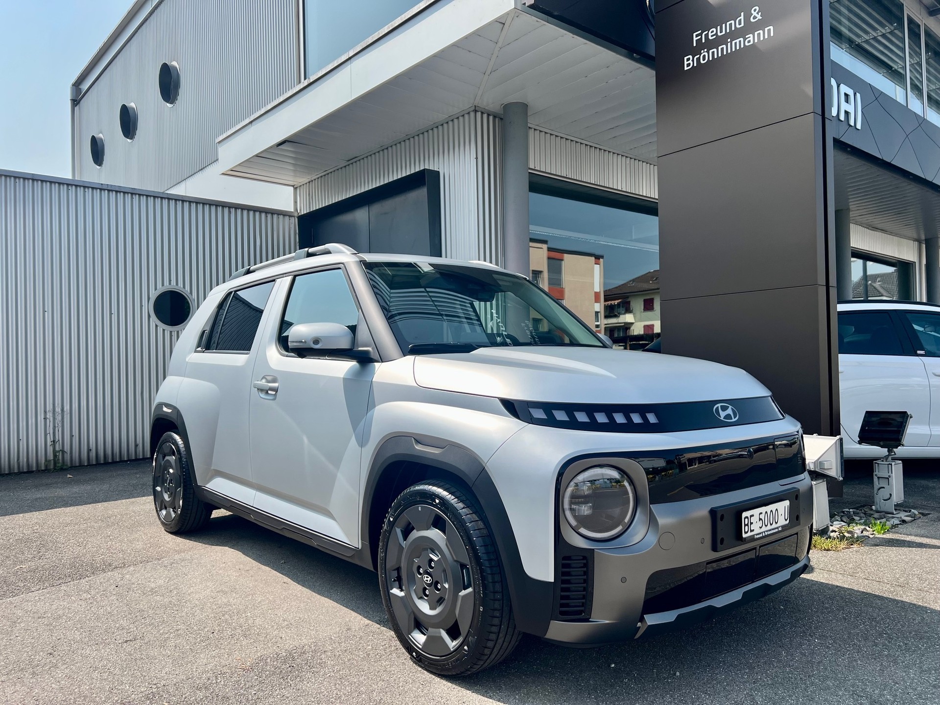 HYUNDAI Inster 49kWh Vertex Cross-showroom-element-1
