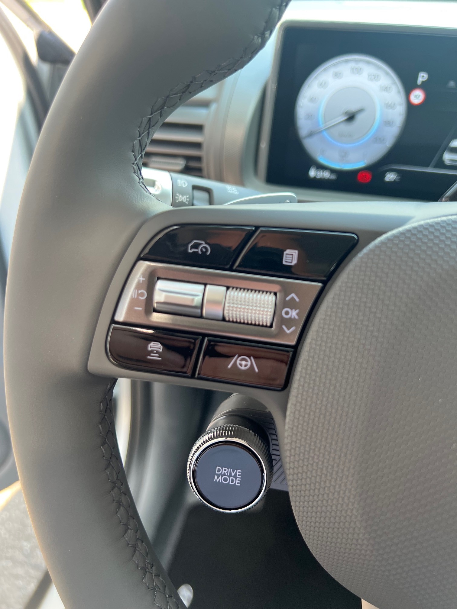 HYUNDAI Inster 49kWh Vertex Cross-image-11