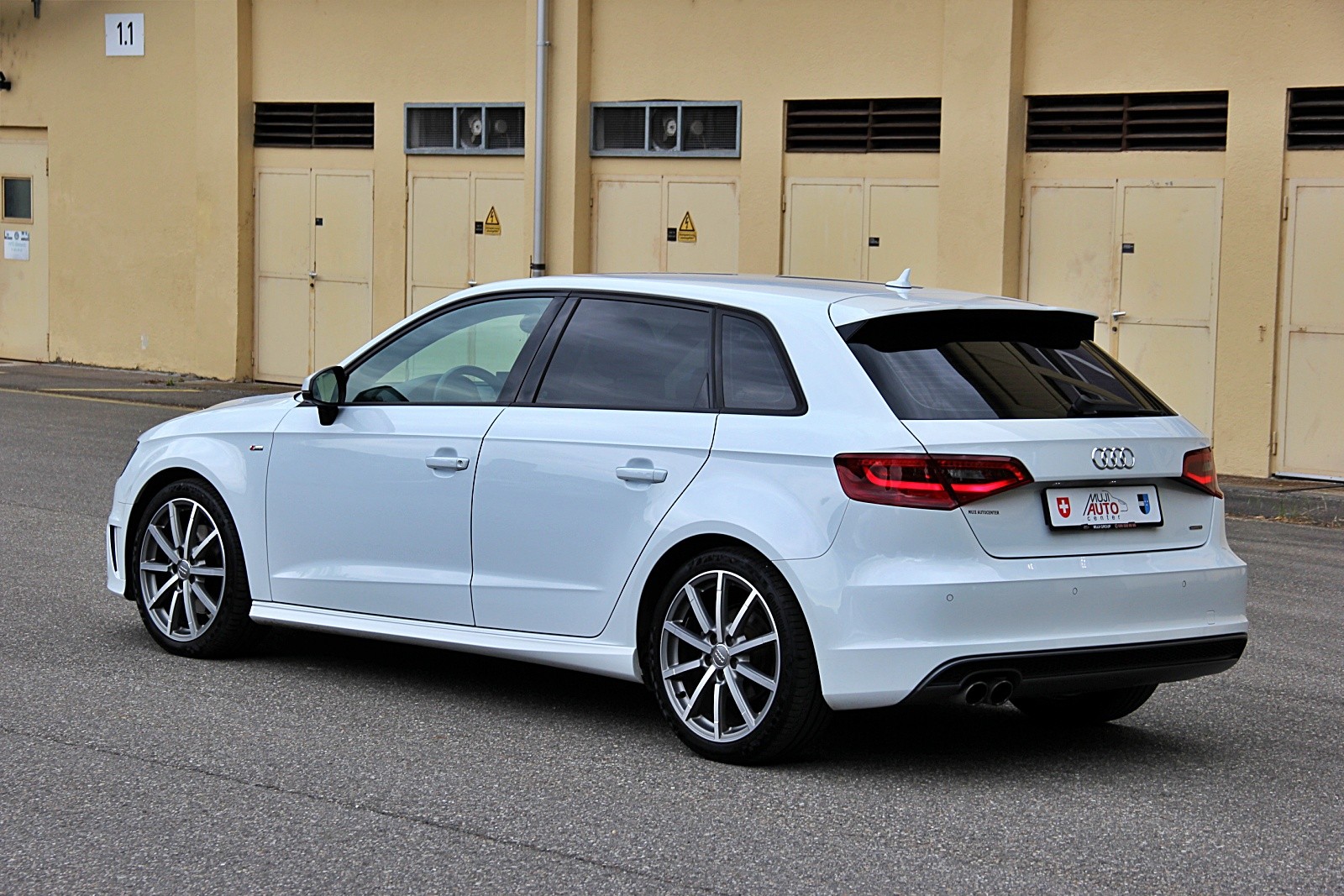 AUDI A3 Sportback 1.8 TFSI S-Line ABT Tuning S-tronic quattro-showroom-element-2