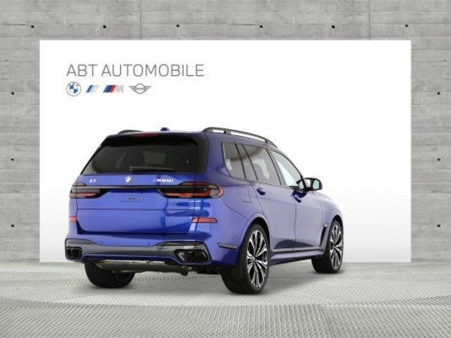 BMW X7 M60i-showroom-element-2