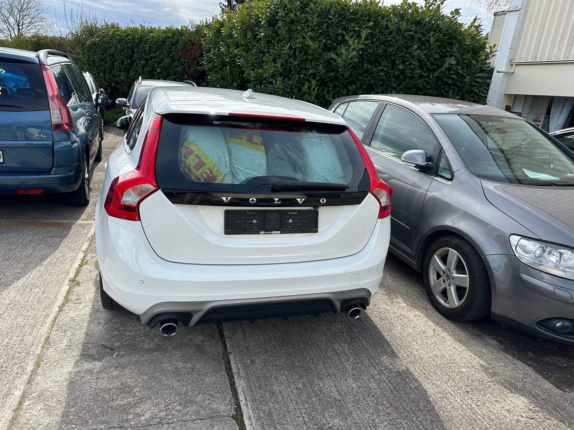 VOLVO V60 D4 Summum R-Design Geartronic-showroom-element-3