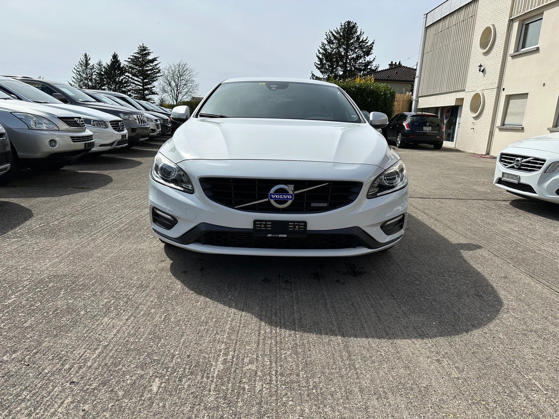 VOLVO V60 D4 Summum R-Design Geartronic-showroom-element-2