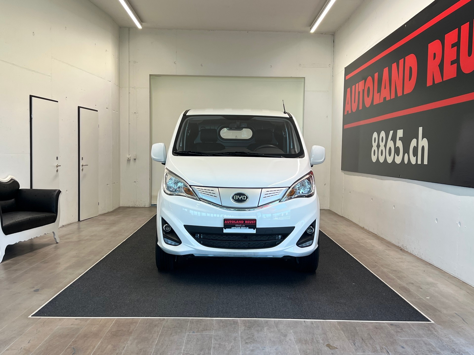 BYD  ETP3-showroom-element-2