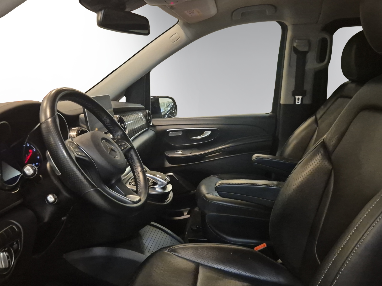 Image MERCEDES-BENZ V-300 V 300 d lang Avantgarde 4Matic 9G-Tronic