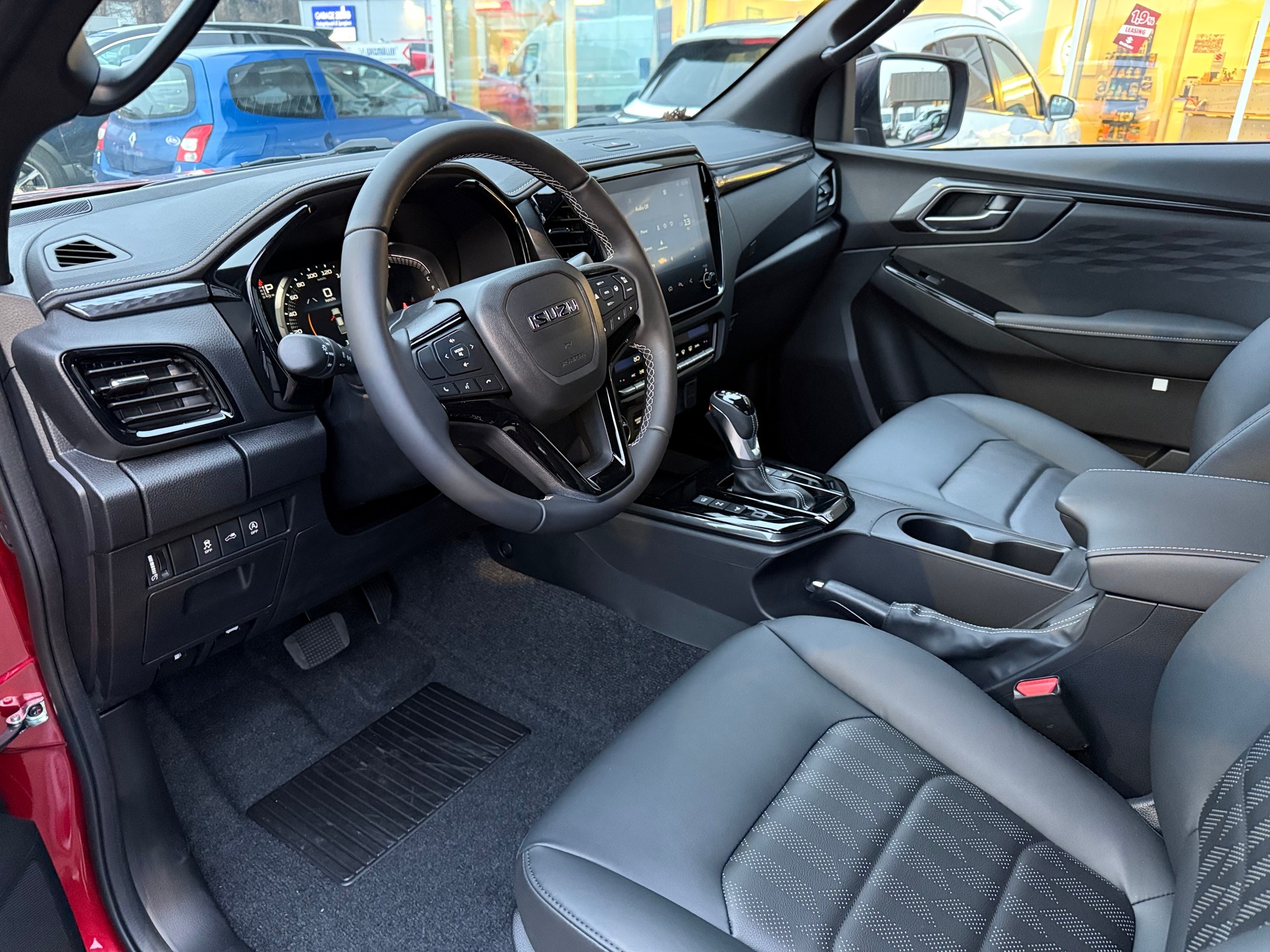ISUZU D-MAX 1.9 CrewCab N60 Nitro Sport 4x4 Automat 5 JAHRE GARANTIEBei Garage Zöllig Finanzierung OHNE Zins möglich-image-7