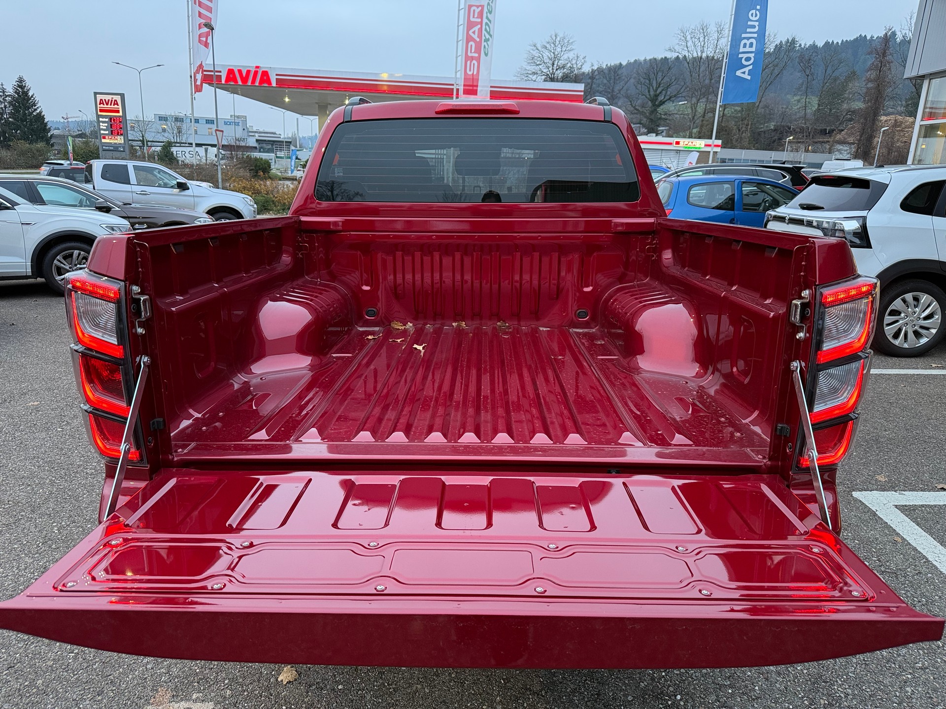 ISUZU D-MAX 1.9 CrewCab N60 Nitro Sport 4x4 Automat 5 JAHRE GARANTIEBei Garage Zöllig Finanzierung OHNE Zins möglich-image-6