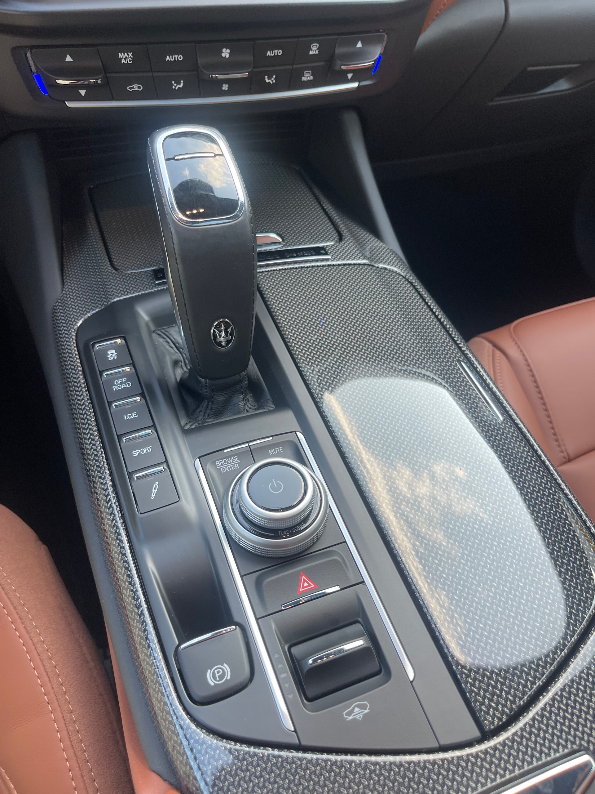 MASERATI Levante 2.0 MHEV GT Hybrid Automatica-image-13