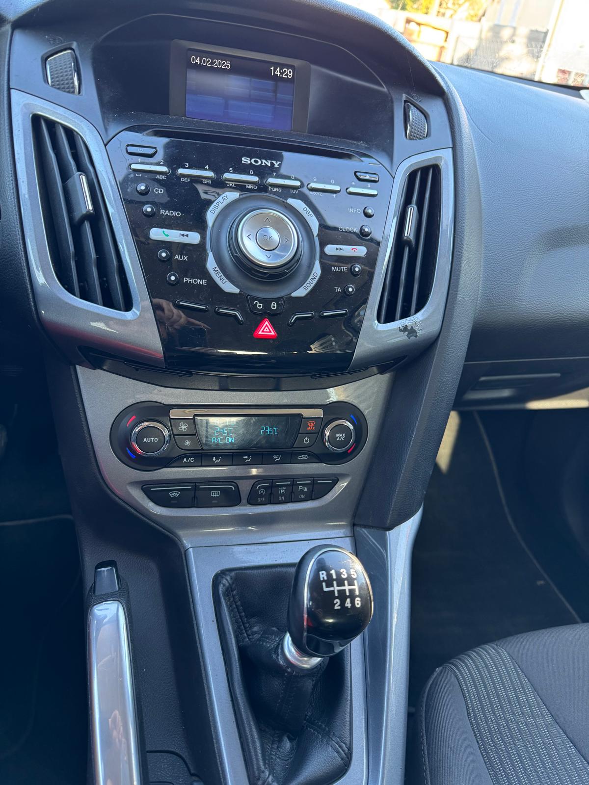 FORD Focus 1.6 SCTi Titanium-image-11