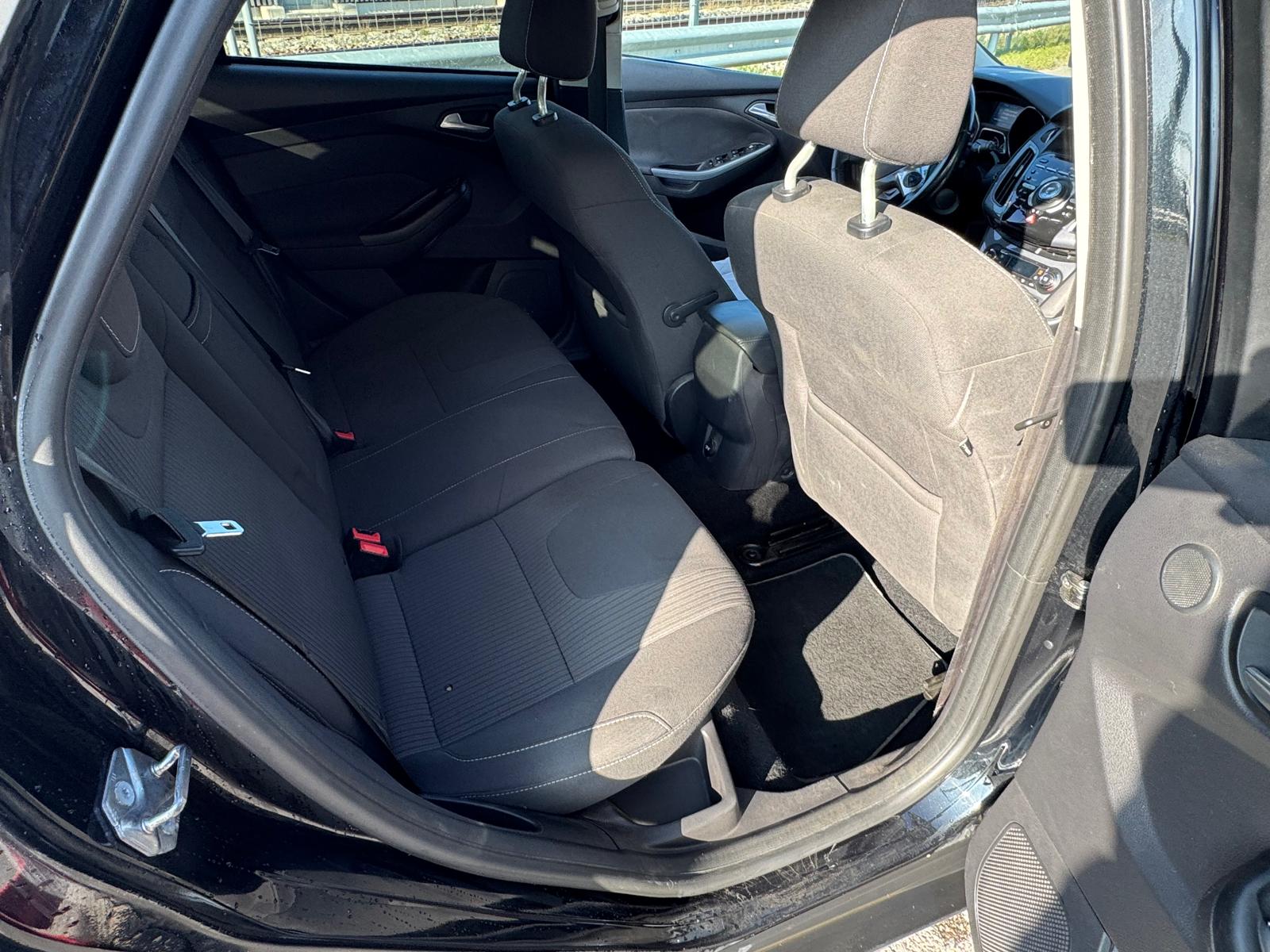 FORD Focus 1.6 SCTi Titanium-image-8