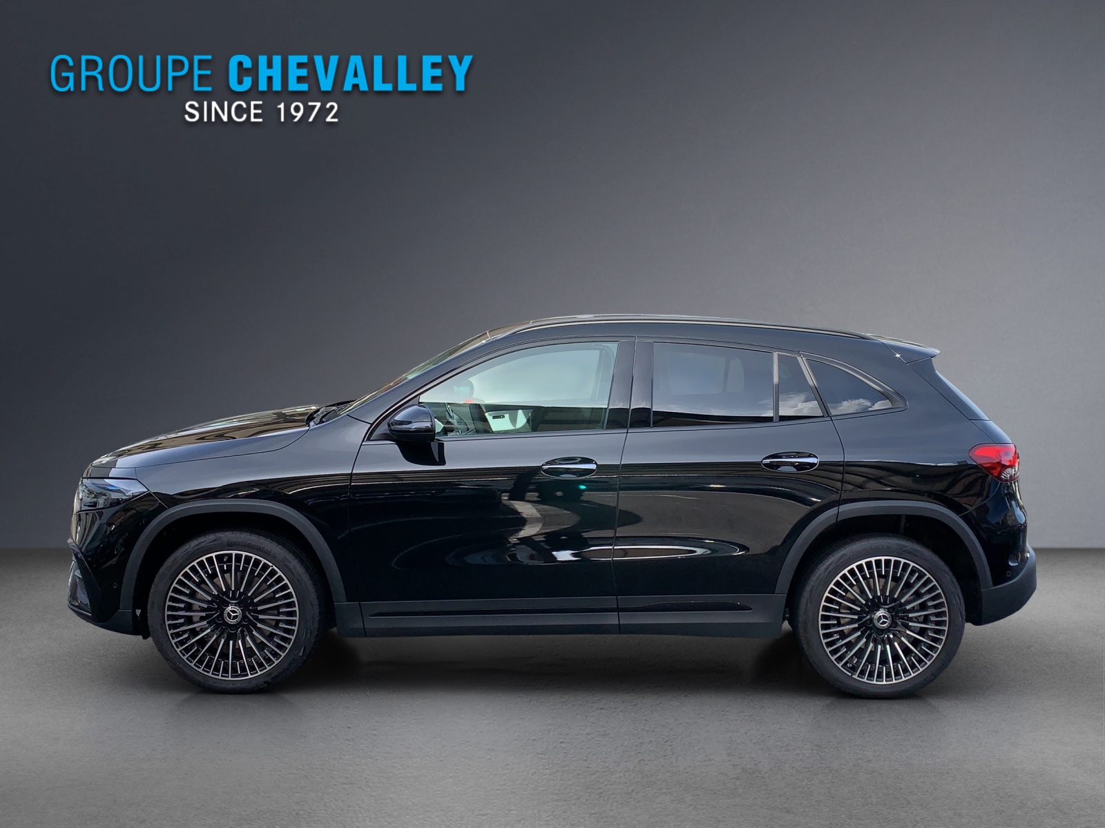 MERCEDES-BENZ EQA 300 AMG Line 4Matic-showroom-element-1